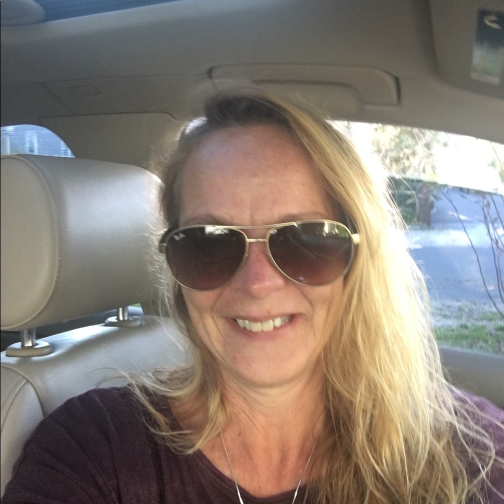 Meet your Posher, Suzanne